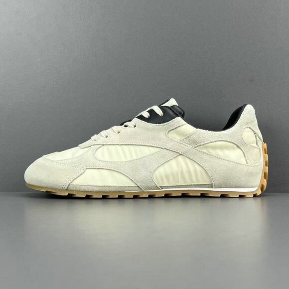 Bottega Veneta Orbit Flash Sneaker Sea Salt/Black In Suede - Picture 5 of 7